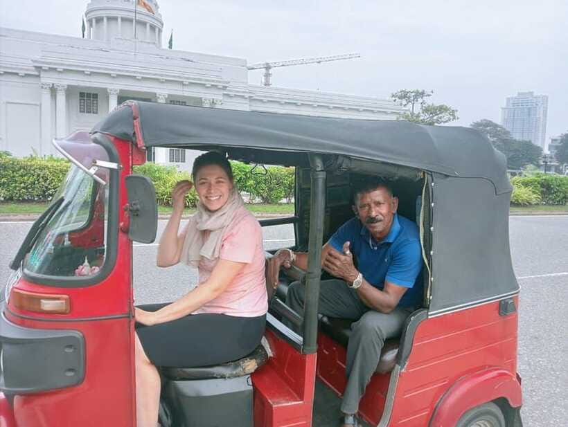 Colombo City Tour by Tuk Tuk - Gangaramaya Temple as the final major sight