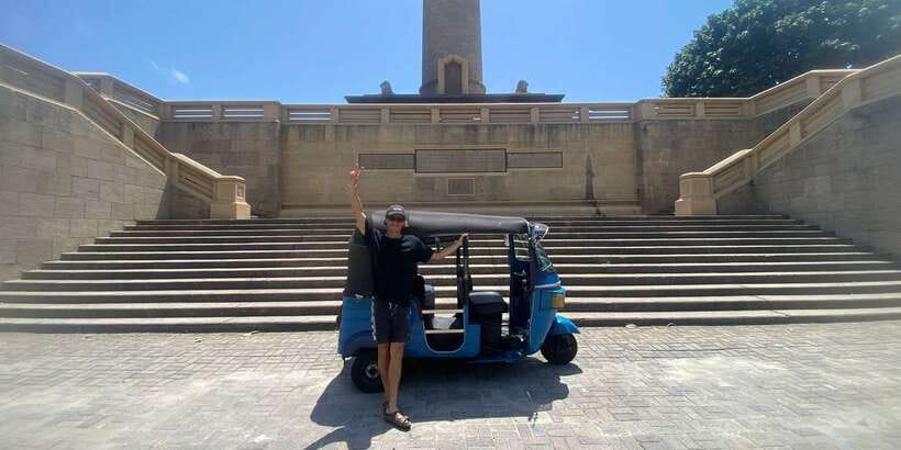 Colombo City Tour by Tuk Tuk - All Inclusive - Dutch Hospital, Cargills Building, and Old Town Hall