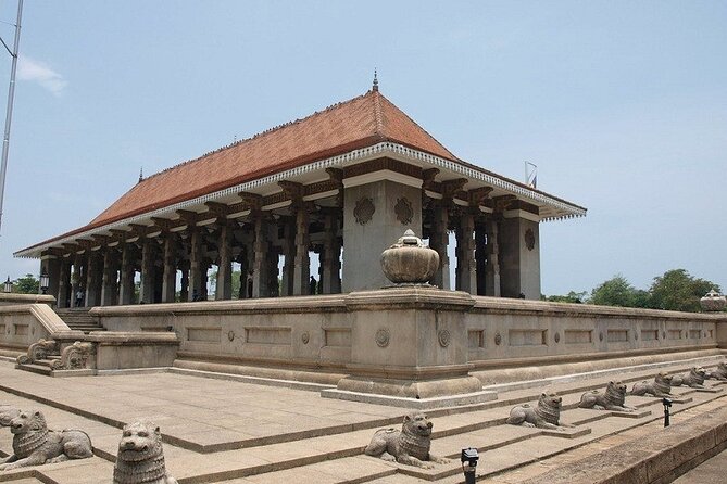 Colombo City Tour By Tuk Tuk Sightseeing -Entry Tickets Included - Why a tuk tuk works well in Colombo