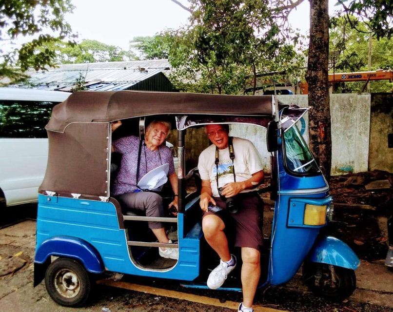 Colombo: City Tour by Tuk Tuk with Pickup - All Inclusive - Finishing at Galle Face Green