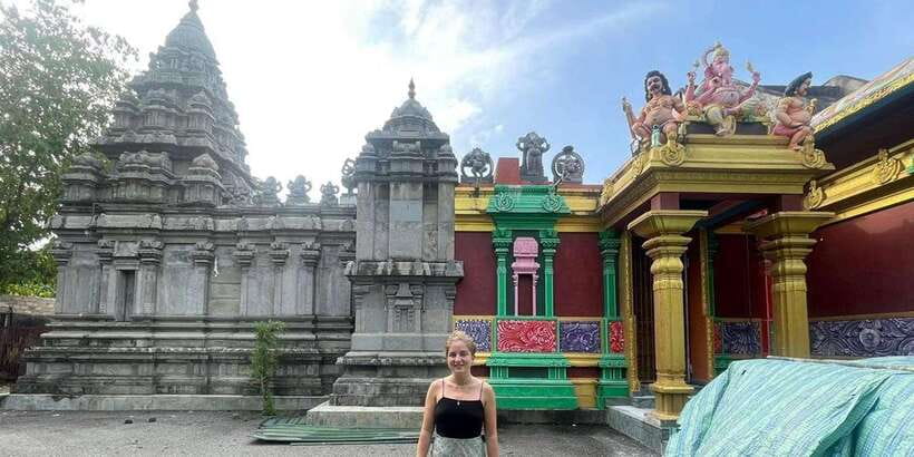 Colombo: City Tour by Tuk Tuk with Srilanka Traditional Food - Dutch Hospital, Independence Square, and modern Colombo