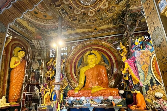 Colombo City Tour With Historical Places ( All Inclusive ) - A colorful Hindu temple visit
