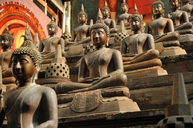 Colombo City Tuk Tuk Safari - Gangaramaya Temple: Allow for an Entrance Fee