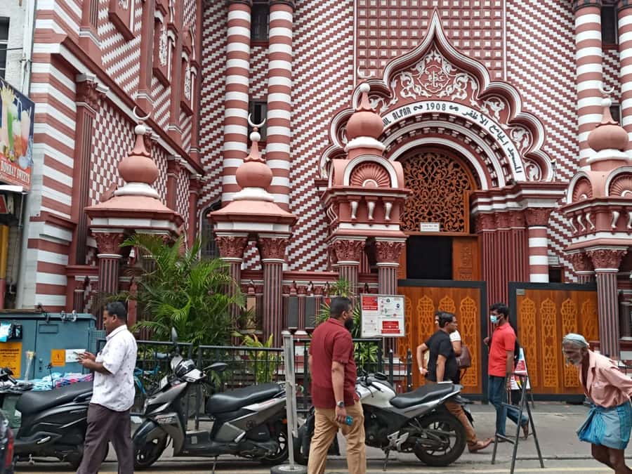 Colombo: Guided City Tour with Entry Tickets - Lotus Tower Road and Colombo’s modern skyline