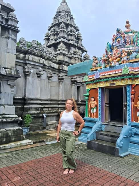 Colombo Heritage &Culture City Tour by Tuk Tuk ALL INCLUSIVE - Tea, Pettah, and Laksala turn sightseeing into daily life