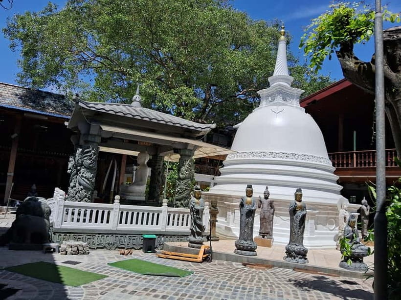 Colombo Heritage &Culture City Tour by Tuk Tuk ALL INCLUSIVE - Galle Face Green is the easygoing finish