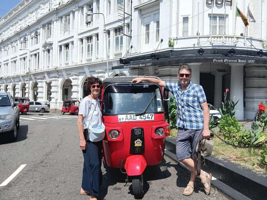 Colombo: Highlights of City Tour by Tuk-Tuk with Pickup - Colombo Fort, Pettah, and the old civic center
