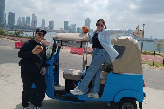 Colombo Highlights Private Tuk Tuk City Tour – Essentials - Colombo Fort: a short lesson in port-city history
