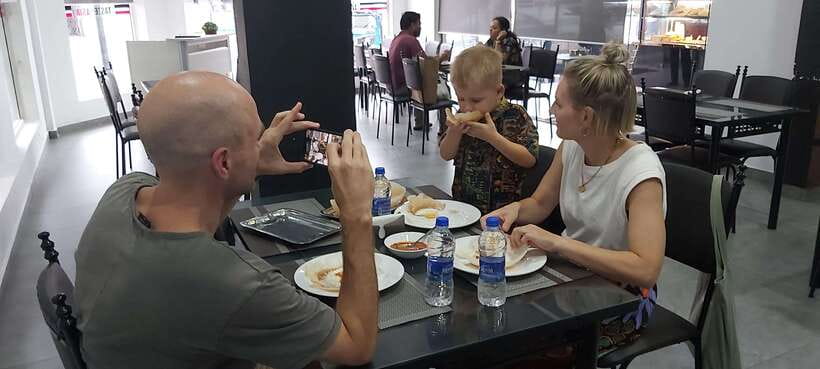 Colombo Local Food Tour by Tuk Tuk – All Inclusive - Kothu roti turns dinner into a performance