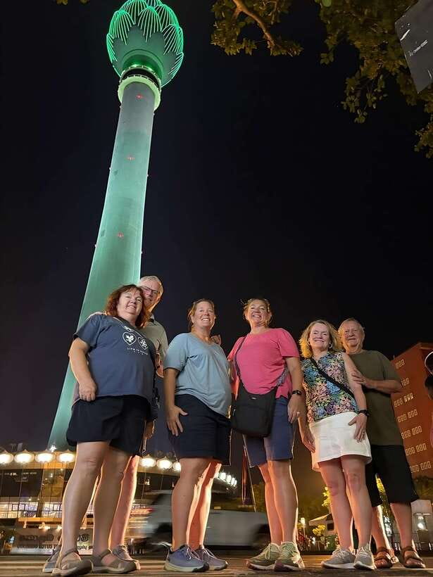 Colombo Local Food Tour by Tuk Tuk – All Inclusive - Drinks and dessert keep the food route moving