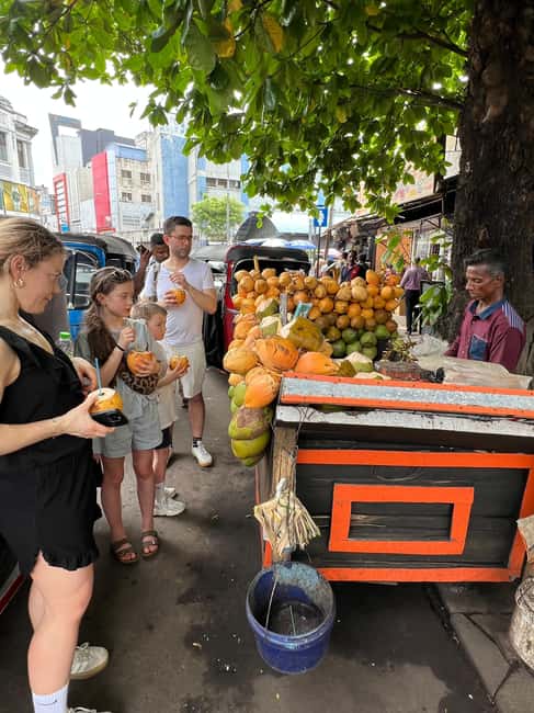 Colombo: Local Food Tour & Sightseeing by Tuk-Tuk with Meals - What the $40 price really buys