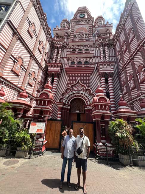 Colombo: Local Food Tour & Sightseeing by Tuk-Tuk with Meals - Pettah brings the street-food energy