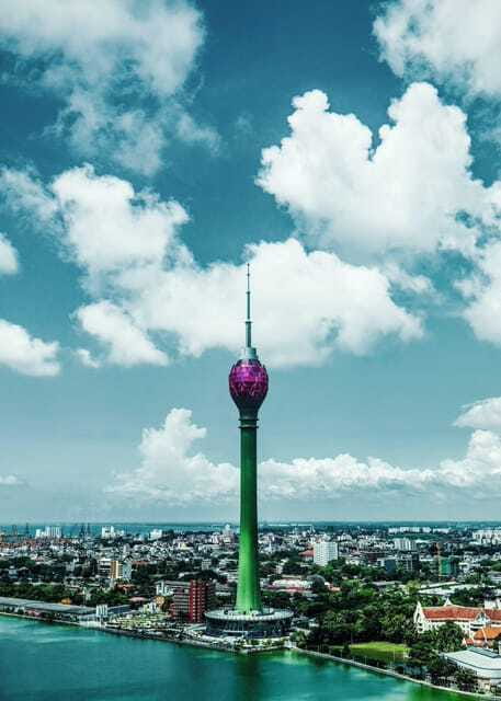 Colombo: Lotus Tower Celebration Dining Experience with Cake - Staff, atmosphere, and the practical details
