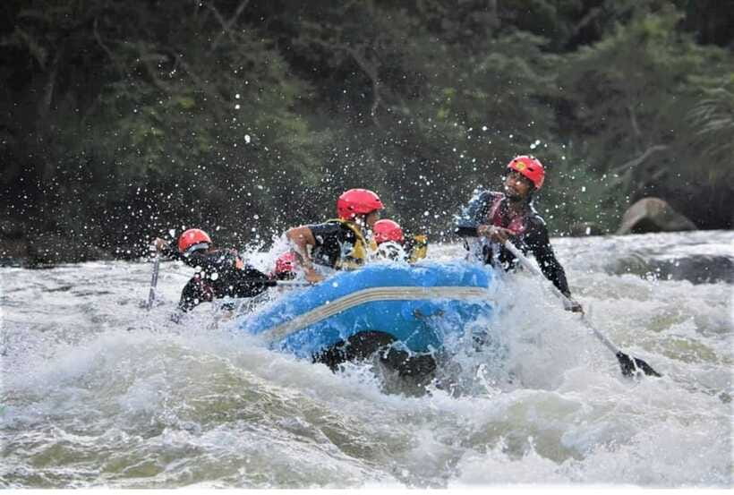 Colombo/ Negombo: Kithulgala White Water Rafting Adventure - The guide and service experience
