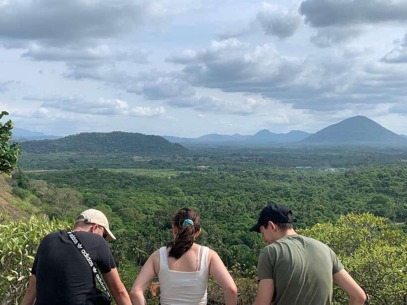 Colombo/Negombo: Sigiriya, Kandy, Ella 3-Day Trip with Train - Day 3: Sunrise at Little Adam’s Peak and Nine Arches Bridge