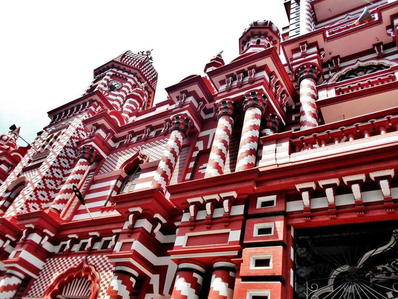 Colombo: One Day Private City Tour With Gangaramaya Temple - Gangaramaya Temple beside Beira Lake
