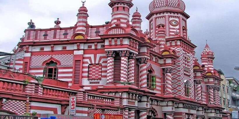 Colombo Port Shore Excursions Colombo City & Kalaniya Temple - Shopping for tea, jewelry, and local goods