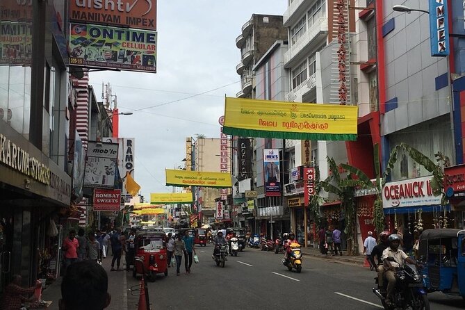 Colombo Port Shore Excursions Panoramic Colombo City By Tuk Tuk. - Gangaramaya and Seema Malaka beside Beira Lake