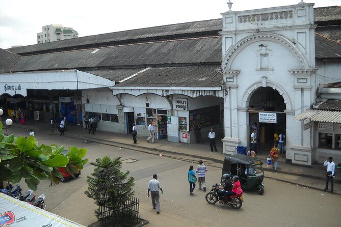 Colombo Port Shore Excursions Panoramic Colombo City By Tuk Tuk. - Wall Art Street and the optional-shopping question