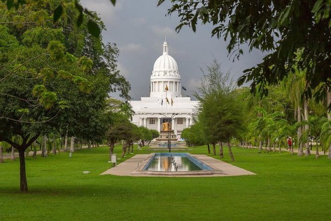 Colombo Port Shore Excursions Panoramic Colombo City Tour Sri Lanka Excursions - Galle Face Green: One Hour Beside the Indian Ocean