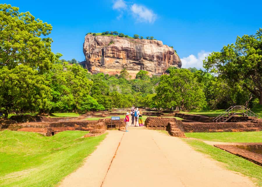 Colombo: Private 2-Day Cultural Triangle Tour with Sigiriya - What this two-day route is really like