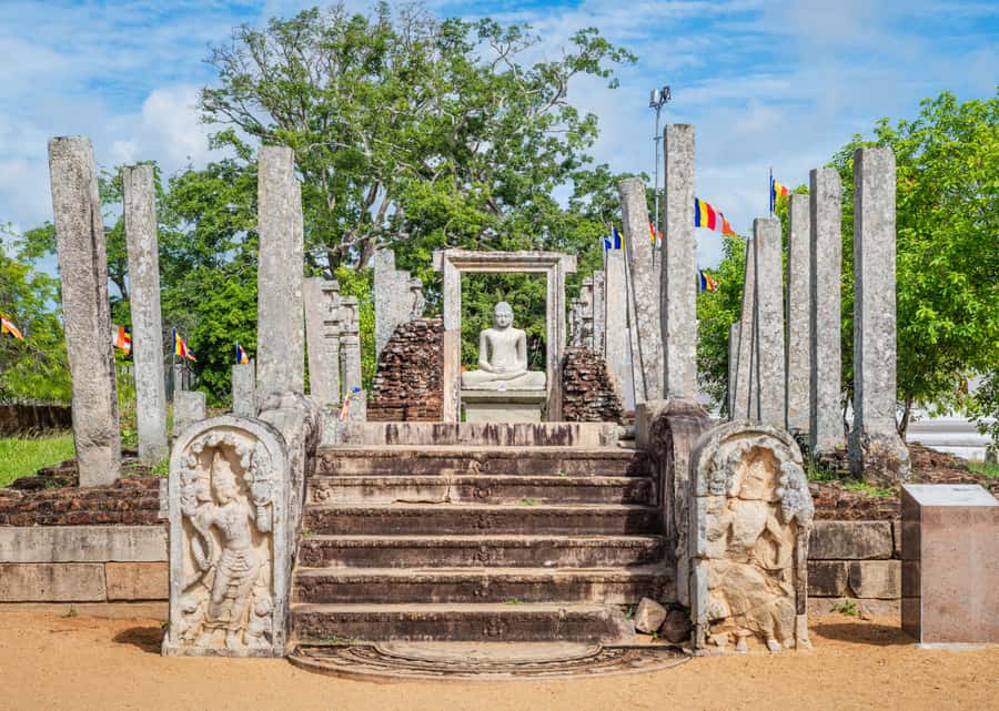 Colombo: Private 2-Day Cultural Triangle Tour with Sigiriya - Day two: Matale, Dambulla, Kandy, and Colombo