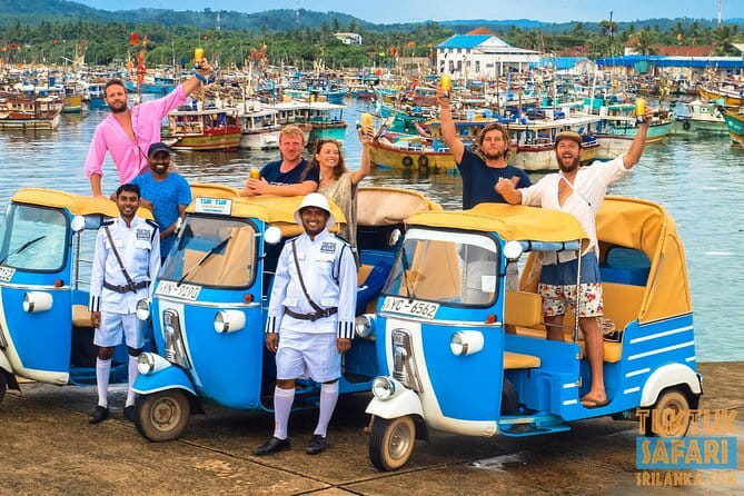 Colombo Private City Tour by Tuk Tuk - Independence Square and Viharamahadevi Park