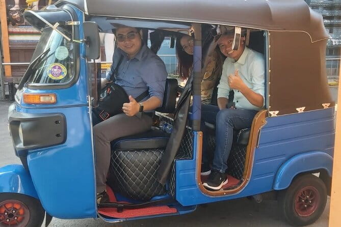 Colombo Private City Tour by Tuk Tuk - Pettah Market brings the street life close