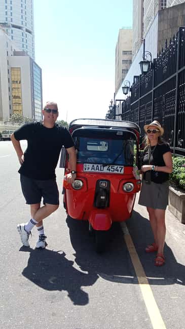 Colombo: Private City Tour by Tuk tuk - All Inclusive - Pettah Market and the Red Mosque