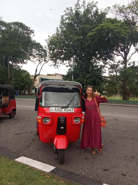 Colombo: Private City Tour by Tuk tuk - All Inclusive - The Hindu Kovil and Colombo’s religious variety
