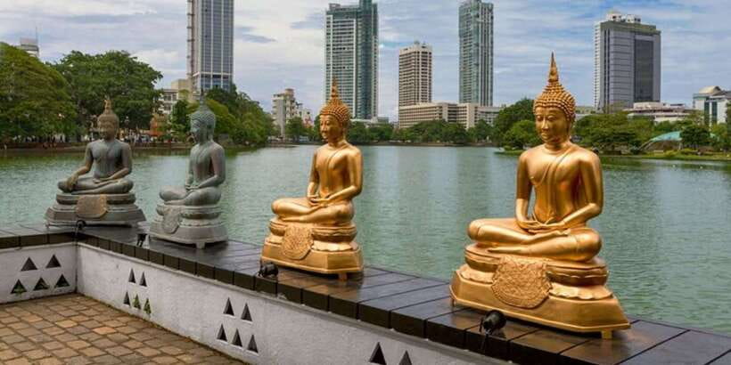 Colombo: Private custom tour with a local guide - Seeing both old and modern Colombo
