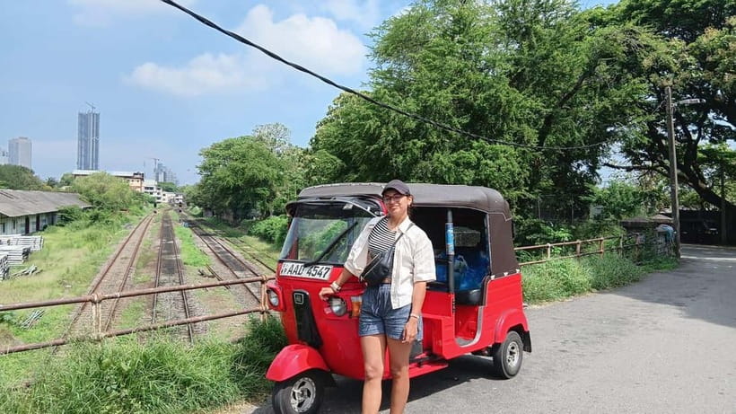 Colombo Private Guided City Tour by Tuk Tuk - All Inclusive - Independence Memorial Hall and the old civic Colombo
