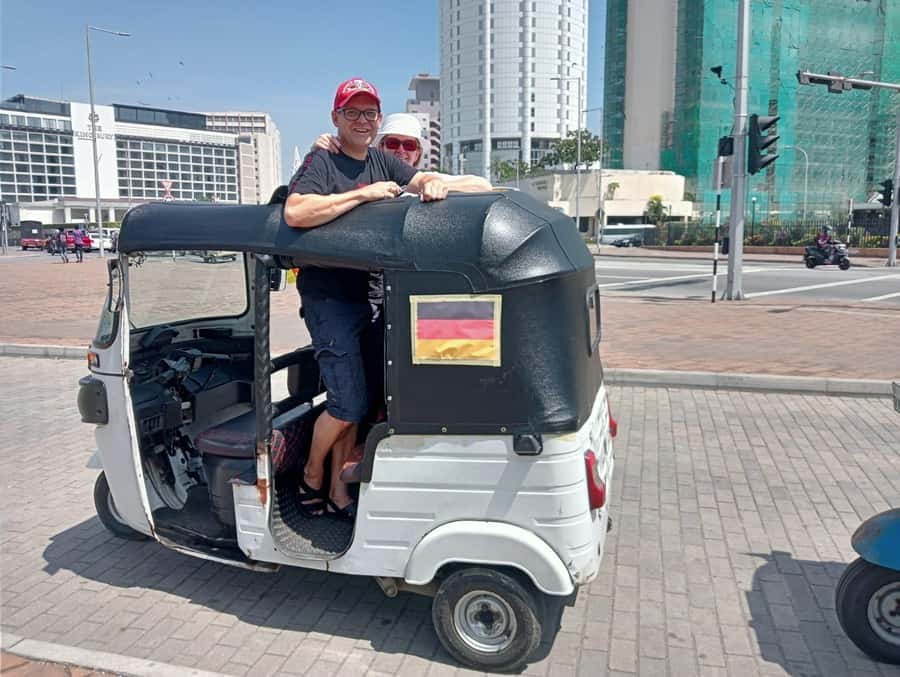 Colombo: Private Guided Tour of the City by Tuk-Tuk - Pettah Market: Colombo at Full Volume