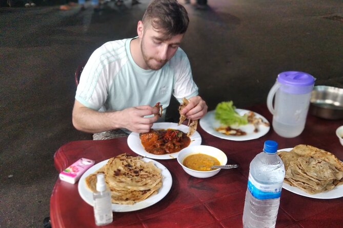 Colombo Private guideTour byTuk Tuk Morning Evening All inclusive - Sri Ponnambalam Vanesar Kovil and the local market