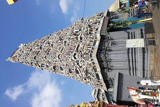 Colombo Private guideTour byTuk Tuk Morning Evening All inclusive - Lighthouse, Old Parliament, and Galle Face Green