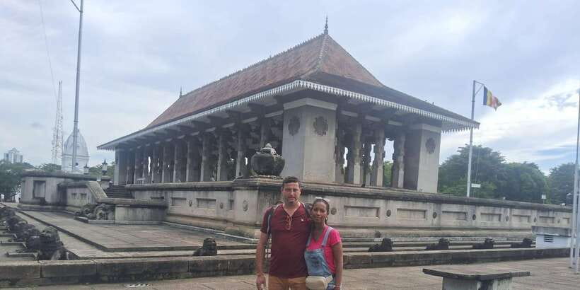 Colombo: Private Tuk-Tuk City Tour with All Entry Fees - Pettah, the city’s working heart
