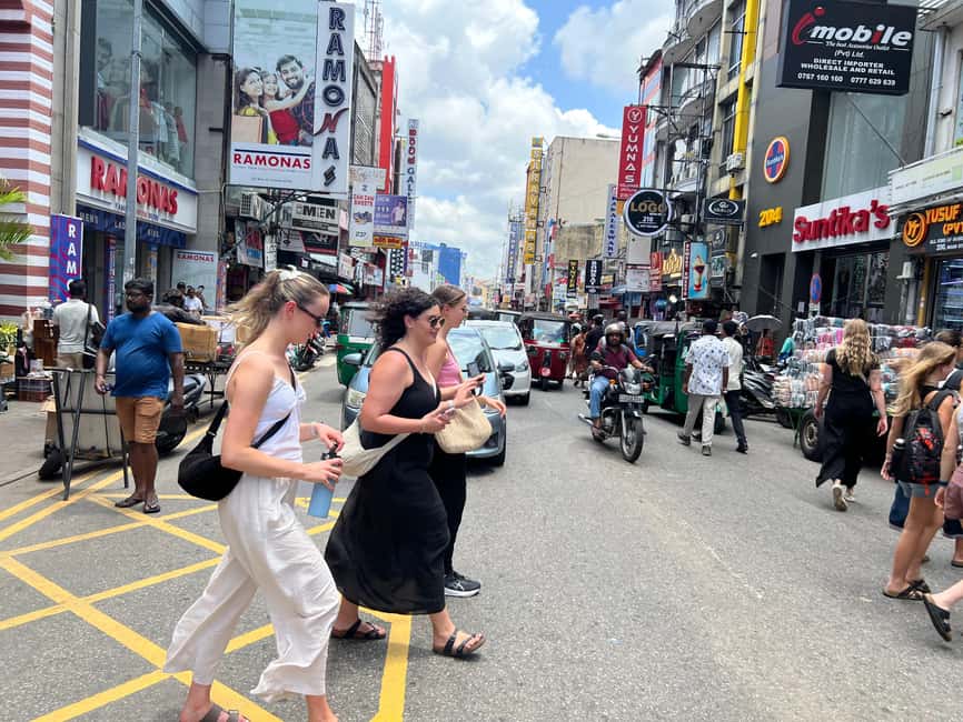 Colombo: Private Tuk-Tuk City Tour with All Entry Fees - Hindu temples and a short tea stop