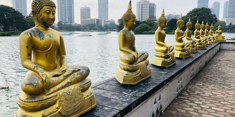 Colombo privet Day Tour and shopping - One Hour for Textiles, Handicrafts, Gems, and Jewelry