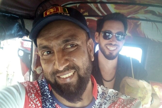 Colombo shopping Tour (Tea, Gems, cinnamon, souvenirs, cotton ) - Tuk-tuk transport changes the rhythm of the day
