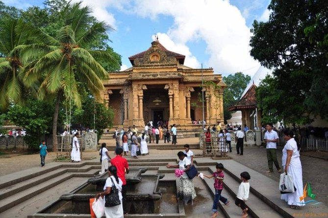 Colombo Shore Excursion to Panoramic Colombo with Kelaniya Temple - What $38 Buys You in Four to Five Hours