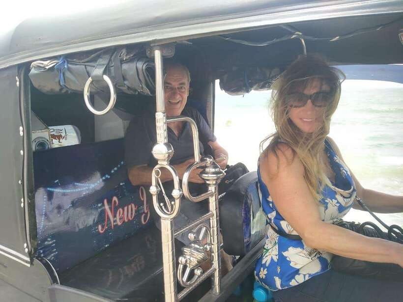 Colombo Sightseeing Private Tour by Tuk Tuk MorningOREvening - Jami Ul-Alfar Mosque and the colour of Pettah