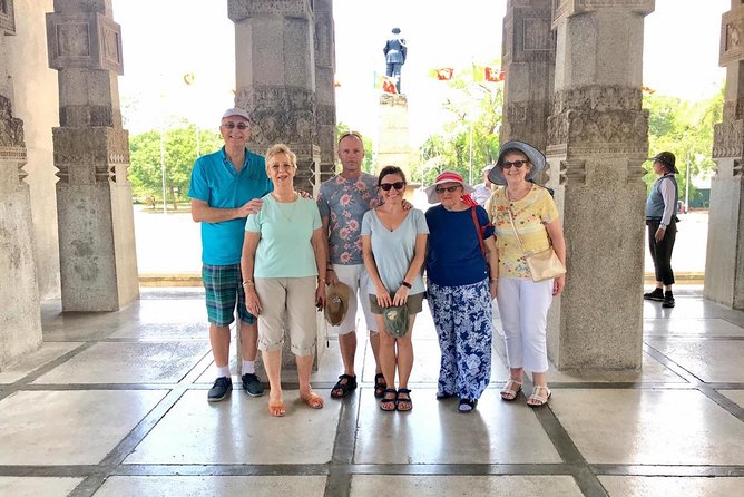 Colombo Sightseeing & Shopping - Gems, jewelry, and the traditional mine stop
