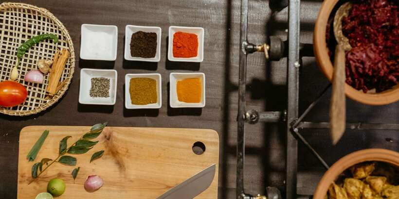 Colombo: Sri Lankan Cooking Class with a Chef - Cooking rice, curry, and a full meal