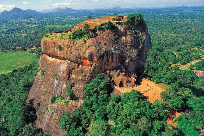 Colombo to Galle All Inclusive Private Day Tour - What the private vehicle adds to the day