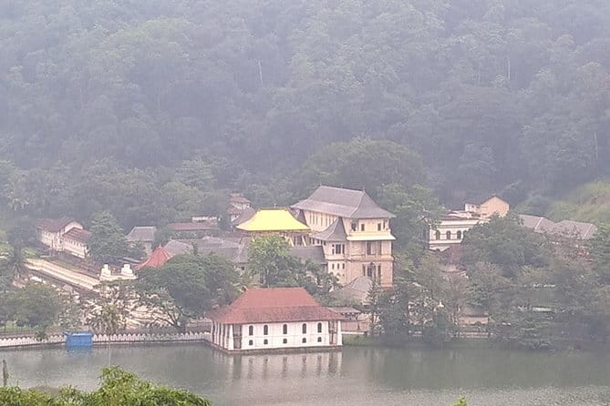 Colombo to Kandy Private Day Tour - What happened to the gem museum?
