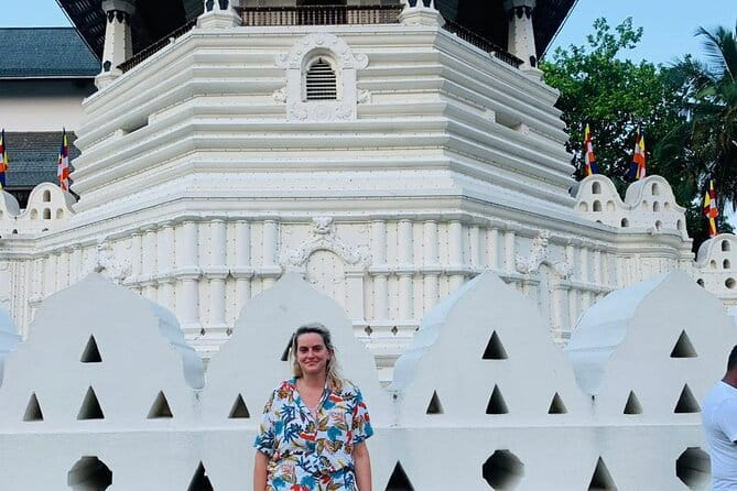 Colombo to Kandy Shuttle with Dambulla Sightseeing Tour - Timing, comfort, and the long road to Kandy
