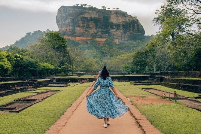 Colombo to Kandy Shuttle with Dambulla Sightseeing Tour - Sigiriya Rock Fortress: the big morning climb
