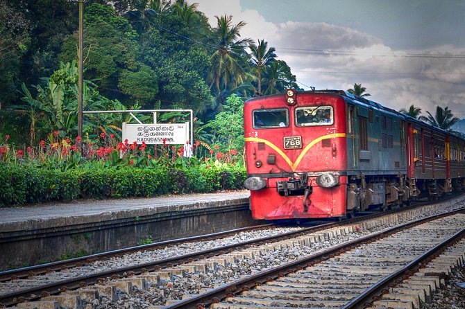 Colombo to Kandy Train Tickets (Reserved Seats) - What the second-class reserved carriage is like