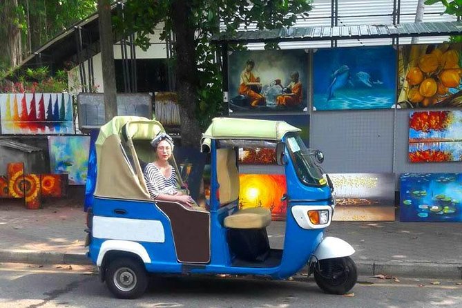 Colombo Tuk Tuk Adventure - Pettah Floating Market: a quick look at Colombo commerce