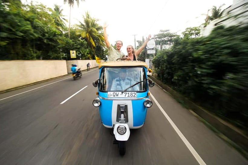 Colombo: Tuk Tuk City Highlights Tour with Lunch - Why a tuk tuk works so well in Colombo
